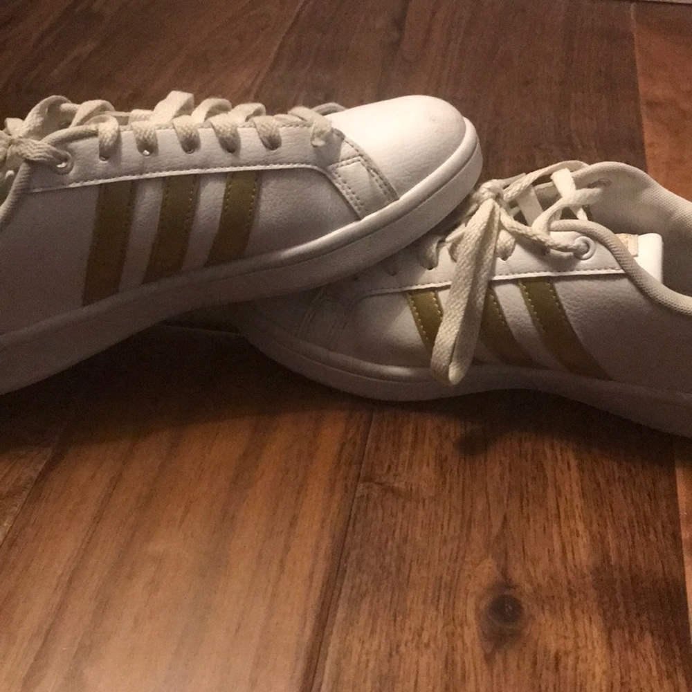 women’s adidas gold superstar(worn few times)